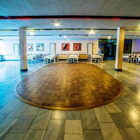 Hotel Accademia Ostrowiec Świętokrzyski Kültér fotó