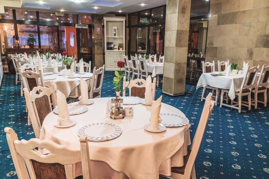 Hotel Accademia Ostrowiec Świętokrzyski Kültér fotó