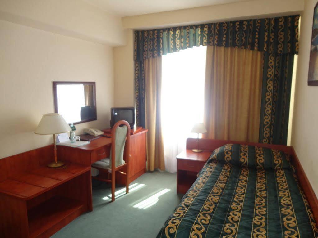 Hotel Accademia Ostrowiec Świętokrzyski Kültér fotó