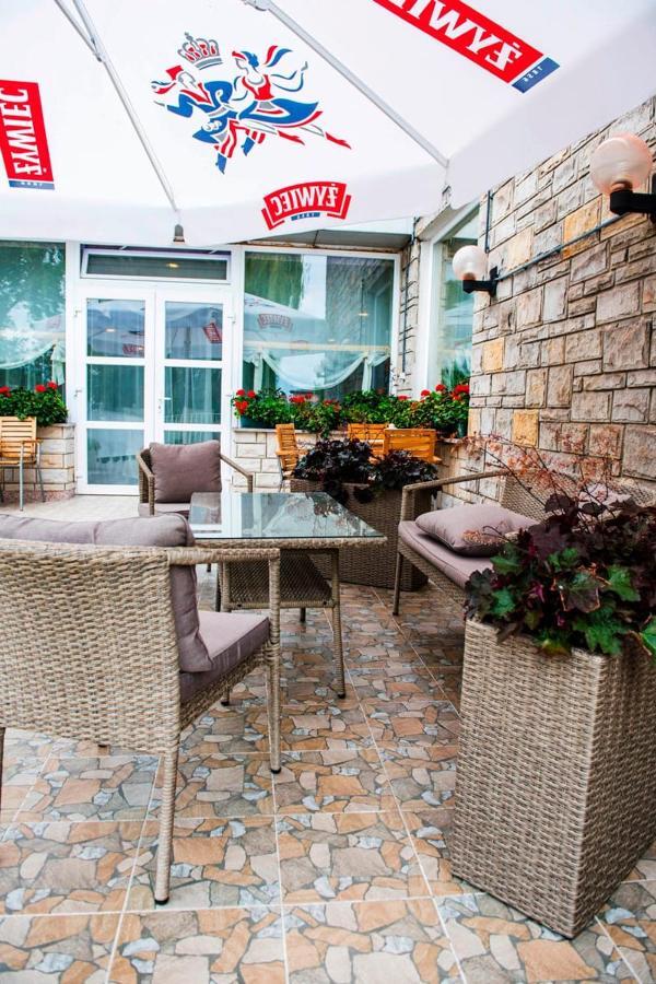 Hotel Accademia Ostrowiec Świętokrzyski Kültér fotó